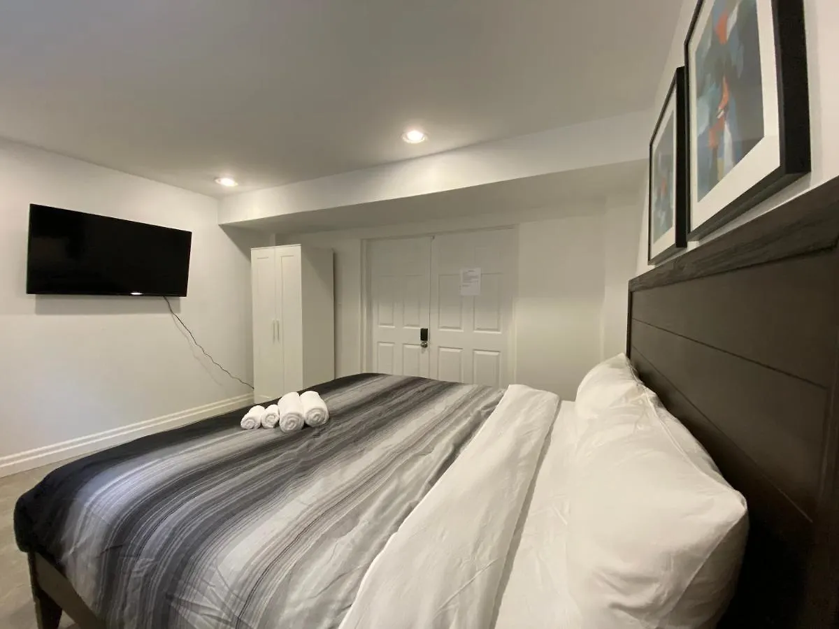 ホームステイ Yorkmills And Bayview !A Spacious And Modern Private Bdr With Shared Bathroom トロント