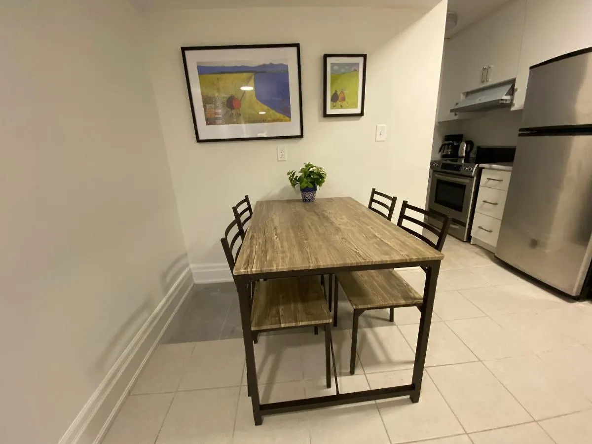 ホームステイ Yorkmills And Bayview !A Spacious And Modern Private Bdr With Shared Bathroom トロント