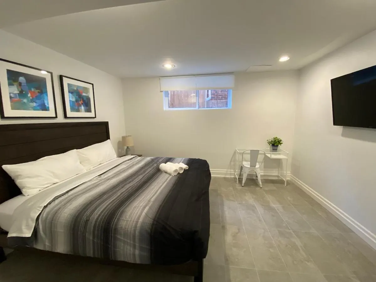 Yorkmills And Bayview !A Spacious And Modern Private Bdr With Shared Bathroom تورونتو